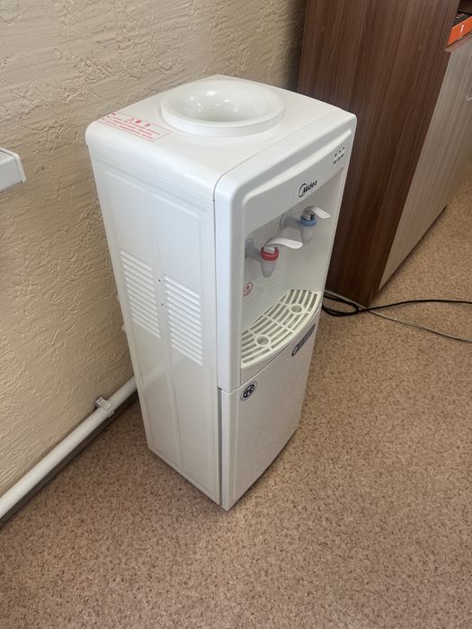 Продаётся диспенсер для воды Midea MYD718S-x