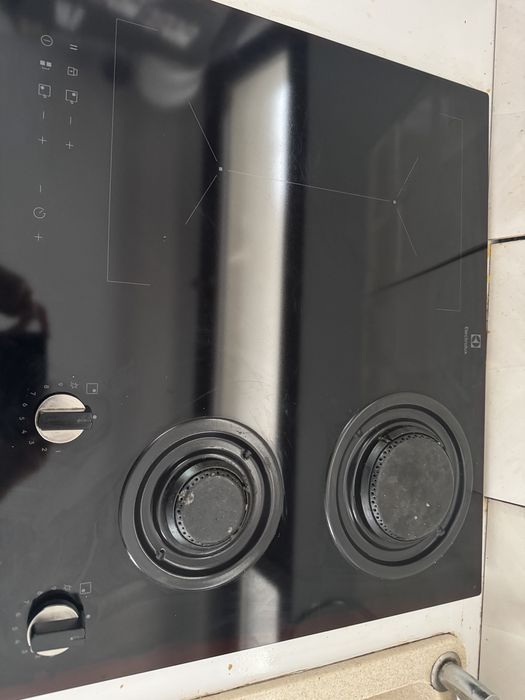 Plita mixta (inductie si gaz) wirlpool