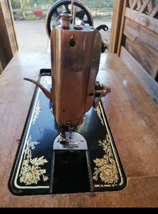 Mașina de cusut Pfaff vintage