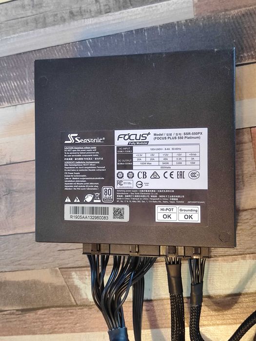 Sursa modulara Seasonic Focus Plus 550 Platinum 550w