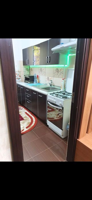 Închiriez apartament