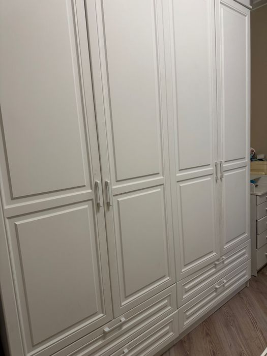 Продам спальный гарнитур