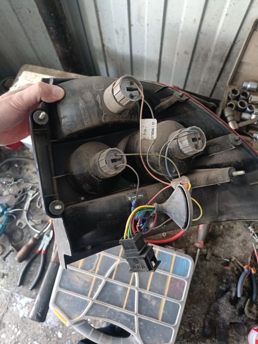 Продам задний фонарь приора 2