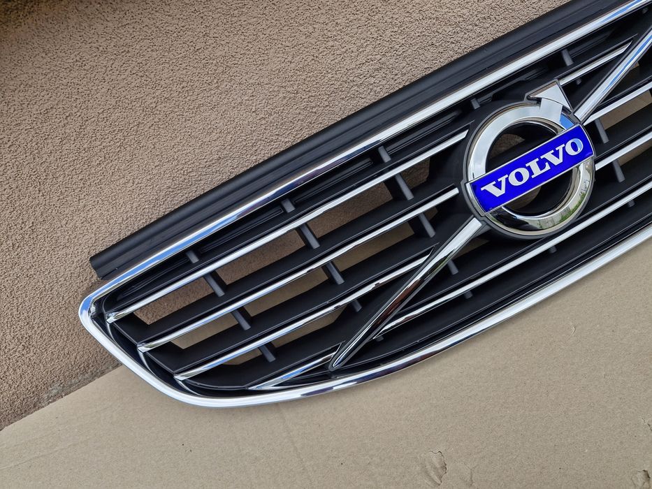 Grila centrala Volvo XC60 NOUA 2013-2016