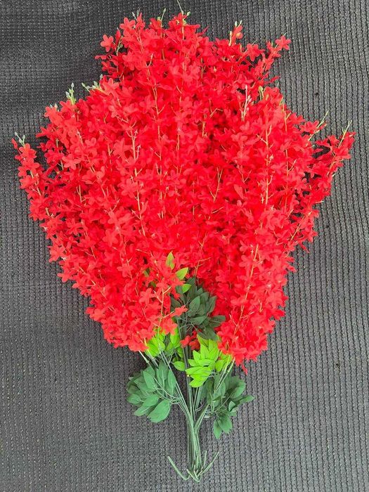 Висячие цветы композиции