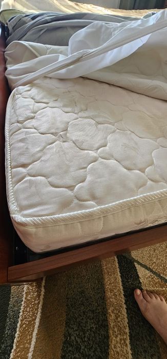 Продам спальный гарнитур