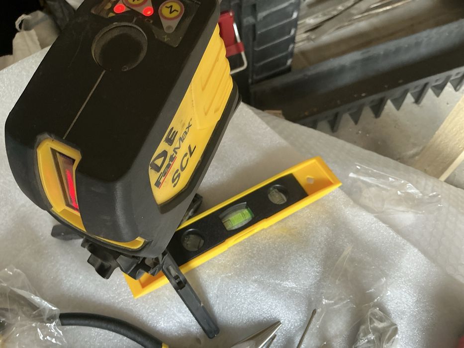 Vind laser Stanley SCL FatMax si accesorii stanley si trusa tubulare Mitsutomo