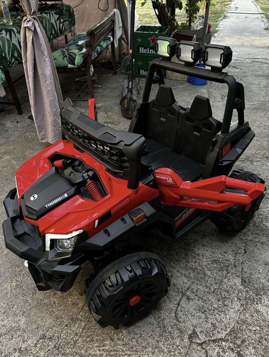 Детски  електрически двуместен джип