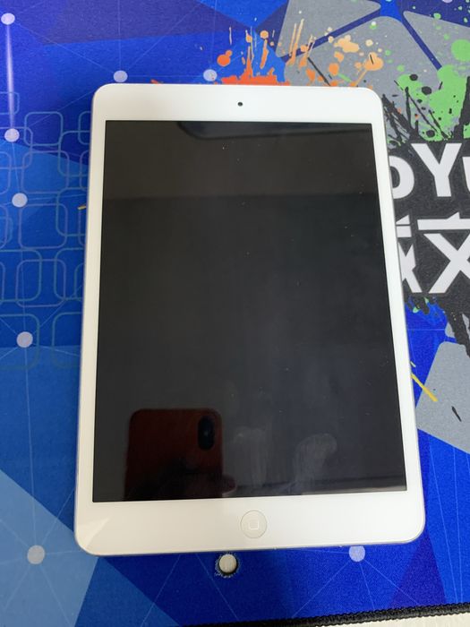 Айпад мини (2012)