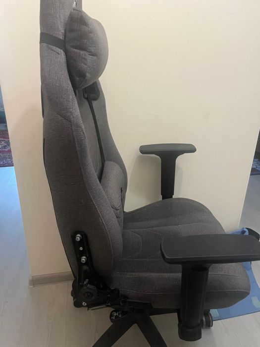 Игровое кресло MSI