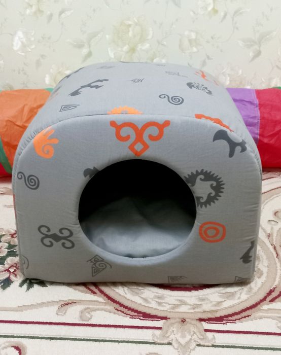 Домик для кошек и небольших собачек