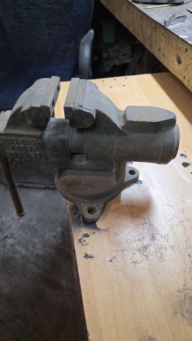 Тиски слесарные бу