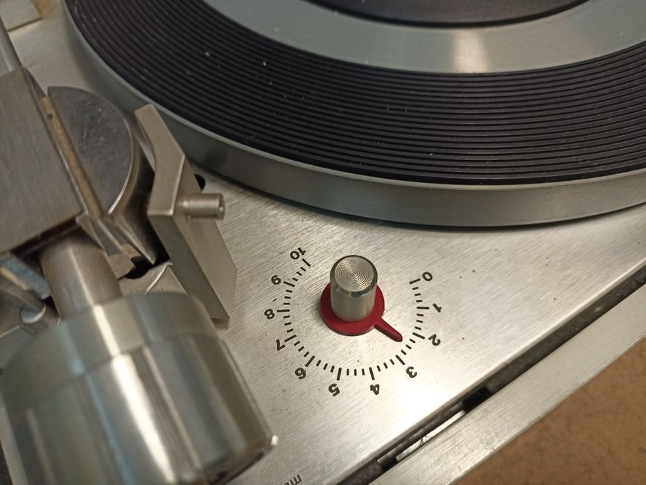 Грамофон + един за подарък