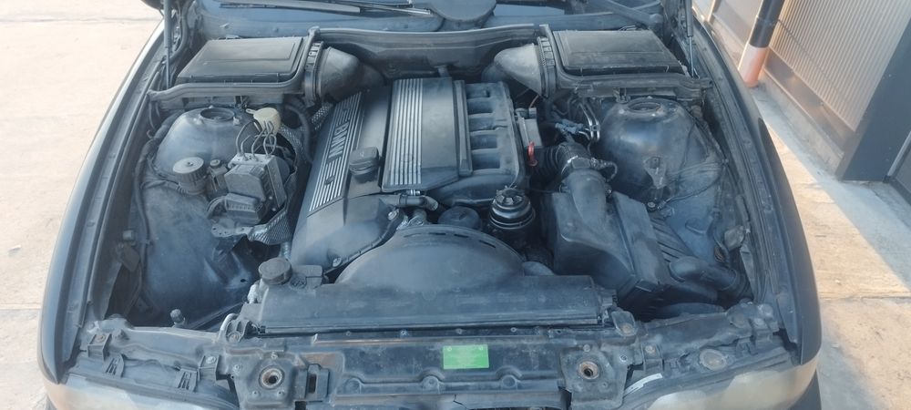 BMW E 39 523i M52