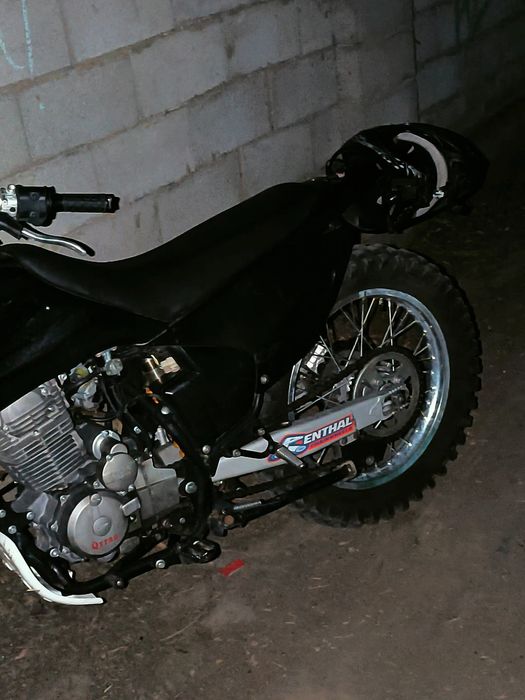 Продаю Эндуро 250куб (165FMM)