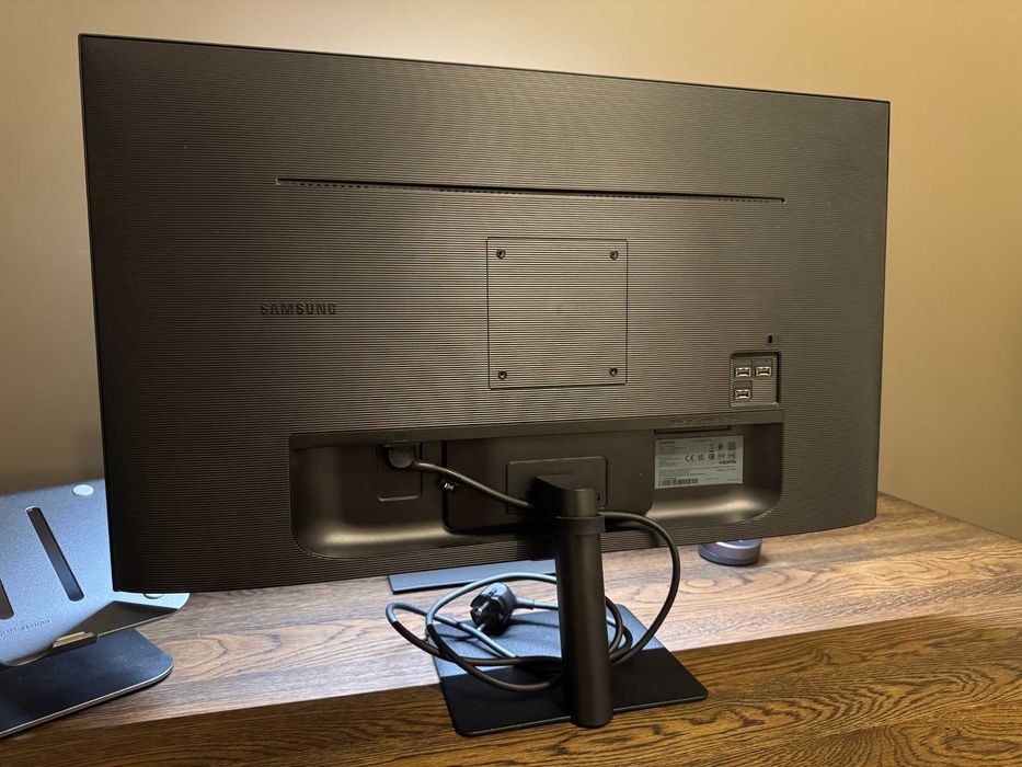 Monitor Smart LED VA Samsung 32", 4K UHD, HDMI, FreeSync, Vesa, Negru