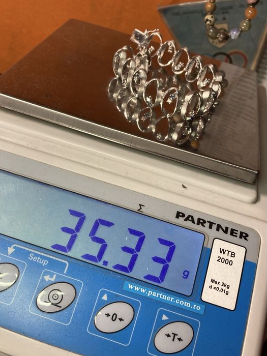 Bratara aur alb cu diamante si safire