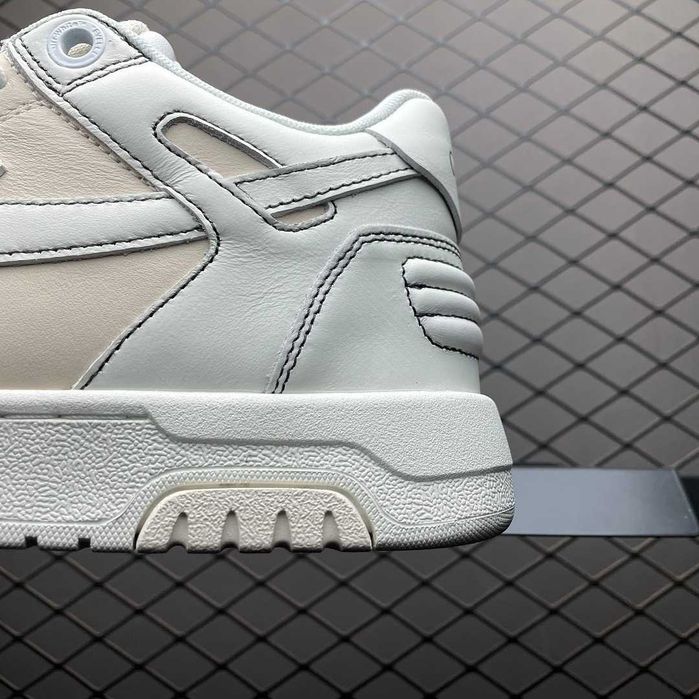 Off-White Out of office 36-47