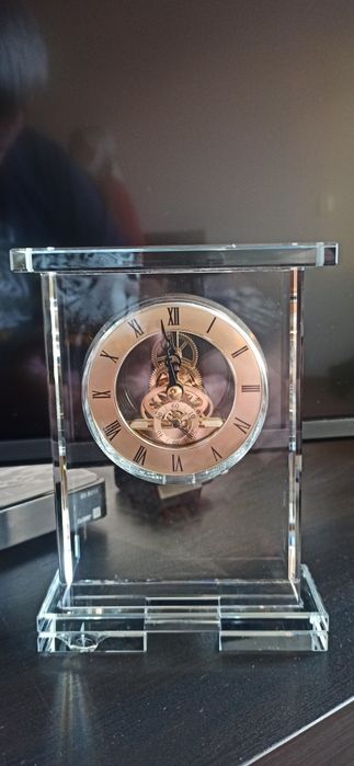 Продам настольные часы.