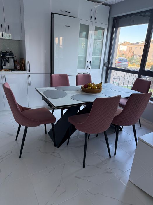 Модерни трапезни столове от кадифе – 6 бр.