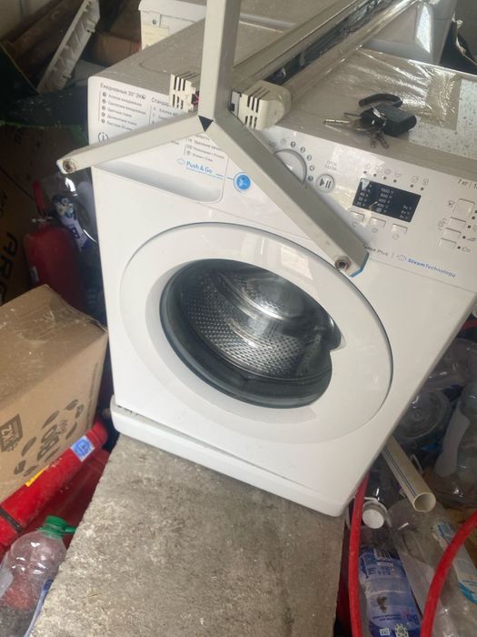 Стиралная машина indesit