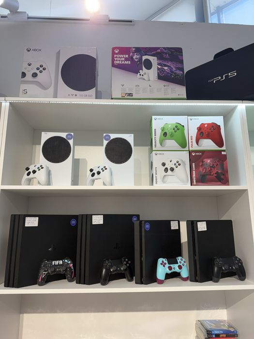 Playstation 4 + 400игр в отличном состояние