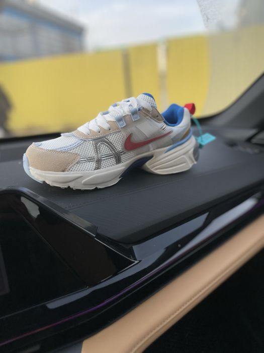 Кросовки NIKE новые