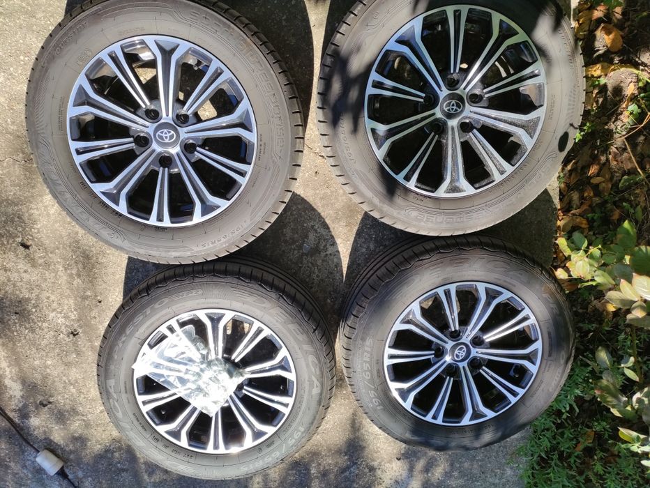 Set 4 jenti aliaiaj pe 15 echipate cu anvelope de vară 195/65/15