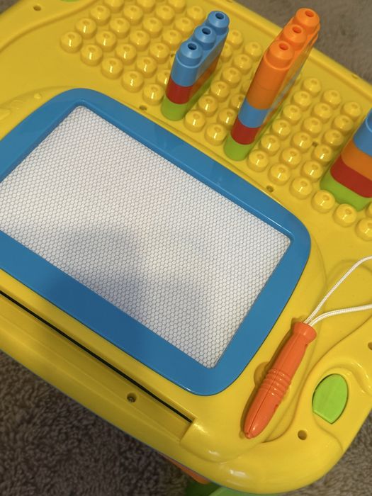 Masa de activitati smiki cu doua fetze