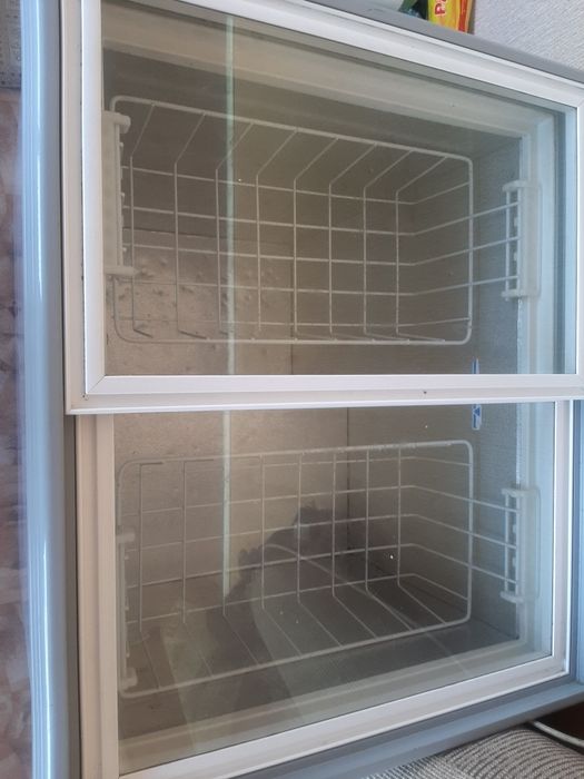 Продам морозильную камеру