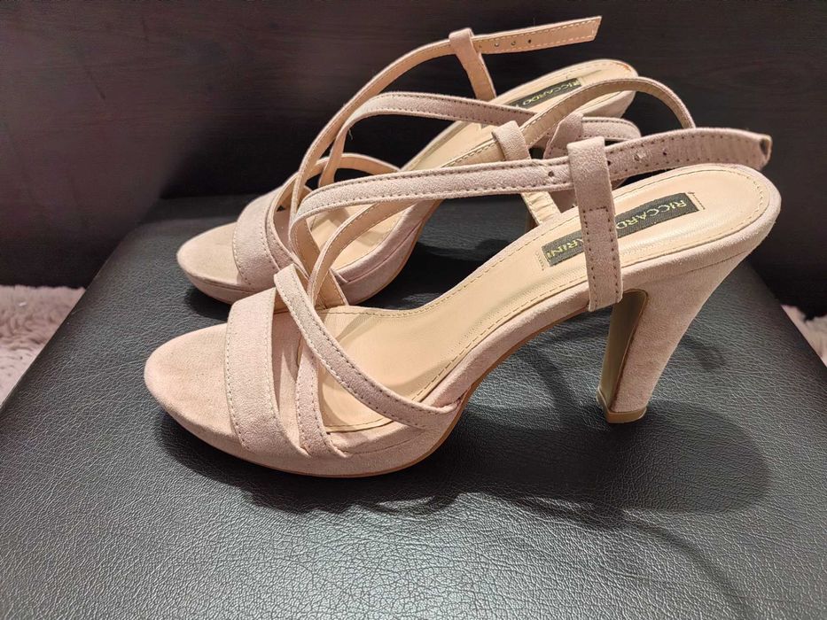 Сандали на ток цвят Пудра