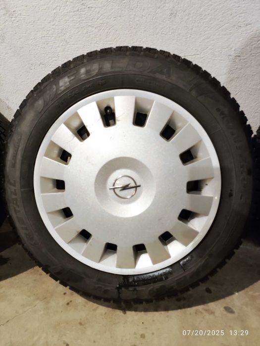 Зимни гуми Fulda 185/65/15 с железни джанти за Opel Corsa D и тасове