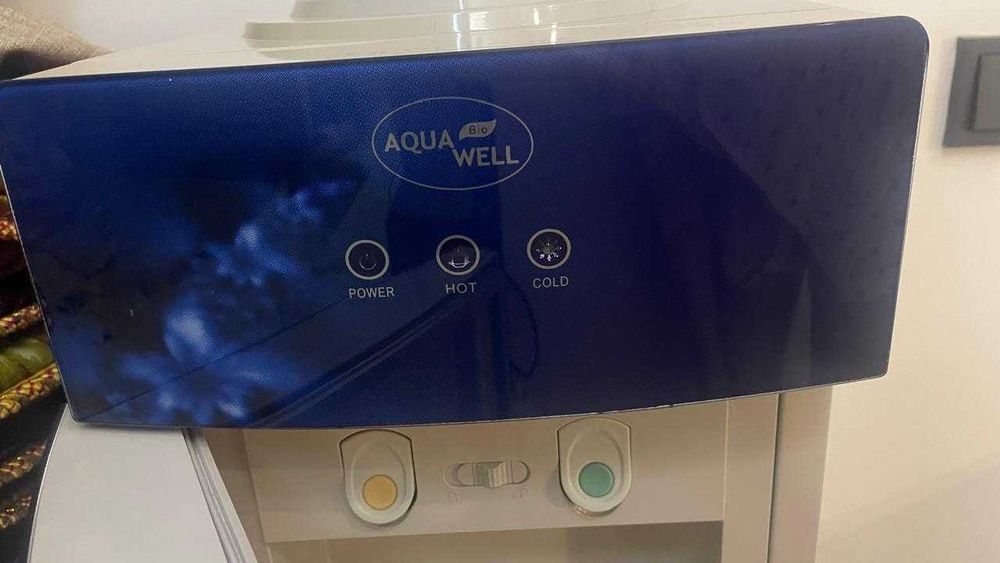 Кулер для воды Aqua Well, отличное состояние