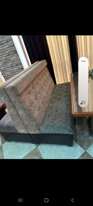 Стол и стуля , диван и стол для кафе , рестаран