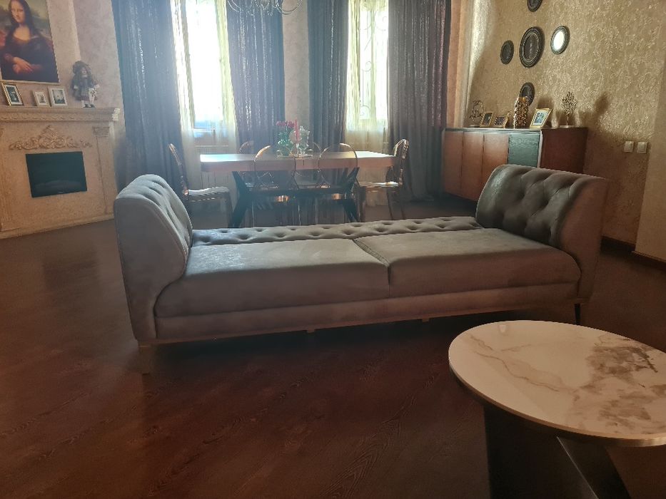 Продаётся комплект мягкой мебели из 6 предметов.