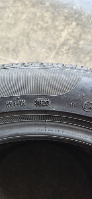 4 anvelope vara noi Pirelli 205/55/17.Pretul este pe bucata