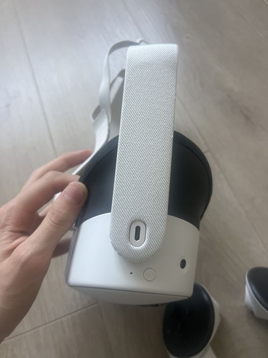 Căști VR Meta Quest 3S + cablue de conectare la PC