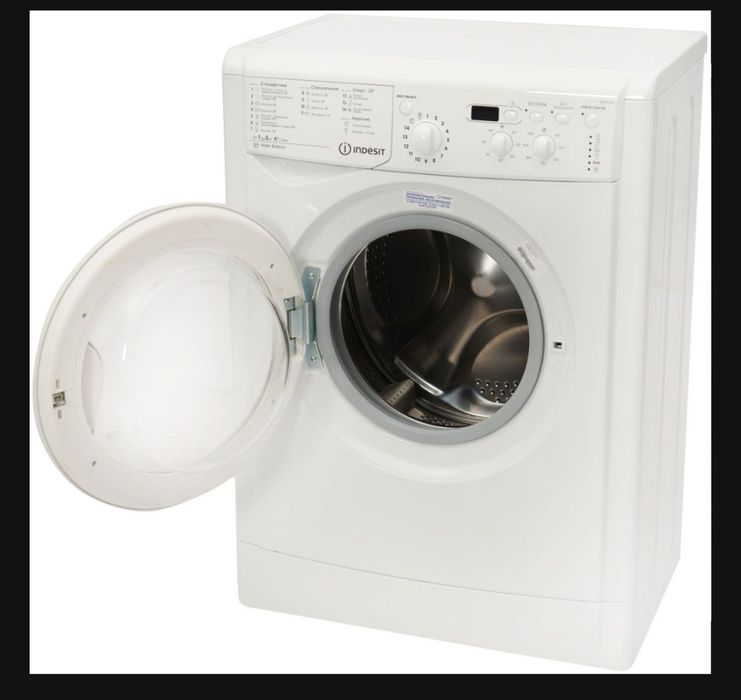 Стиральная машина Индезит.