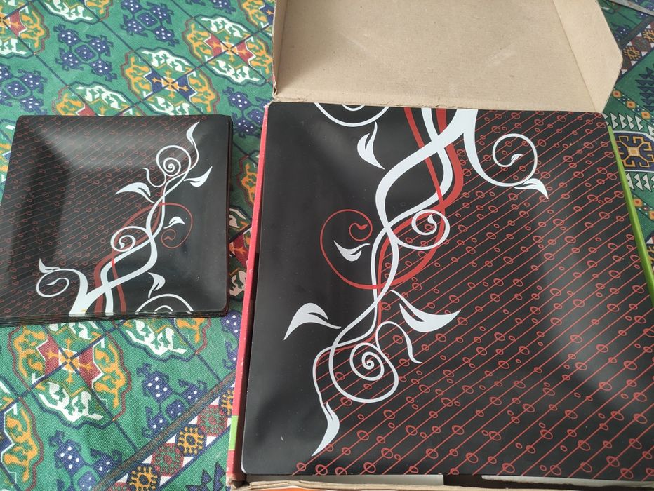 Столовые приборы в чемодане качество