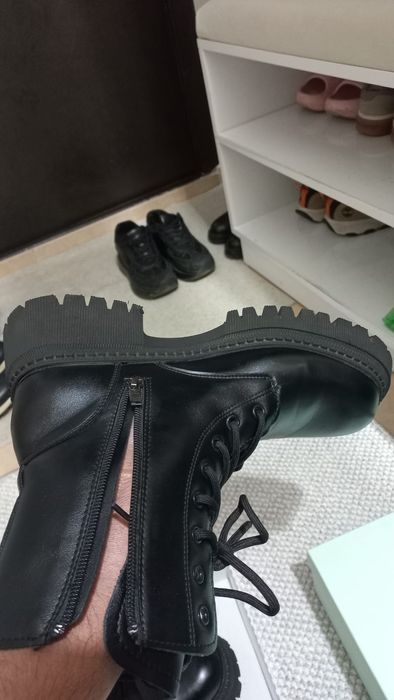 Продам женскую обувь срочно.