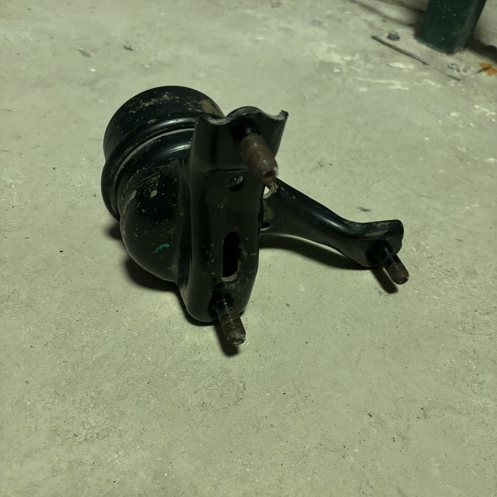 Опора (подушка) двигателя Камри 40