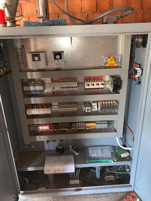 Se vinde urgent!! Masina de ambalat condimente "pudra".