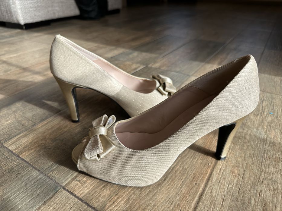 Официални бални бежови обувки 39 номер