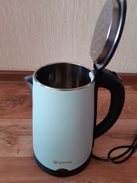 Чайник новый продам