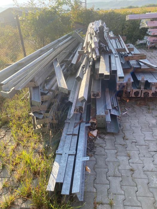 Vand 2 structuri metalice pt hale