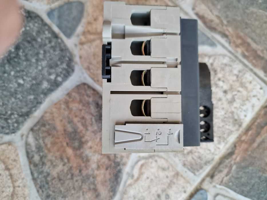 Separator sarcina 3P, 40A Schneider Electric