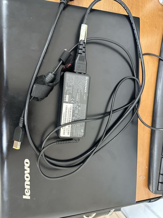 Продаю ноутбук LENOVO