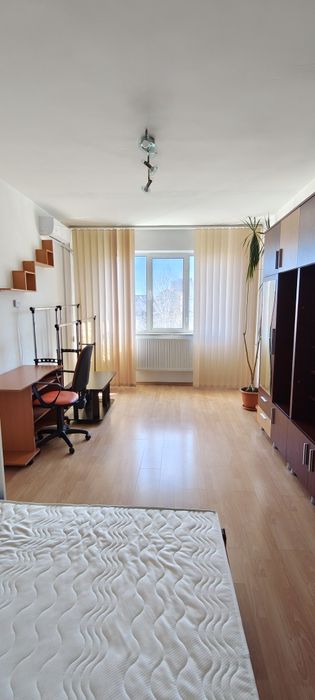 Vanzare garsoniera spațioasă, etaj 1, zona Dedeman