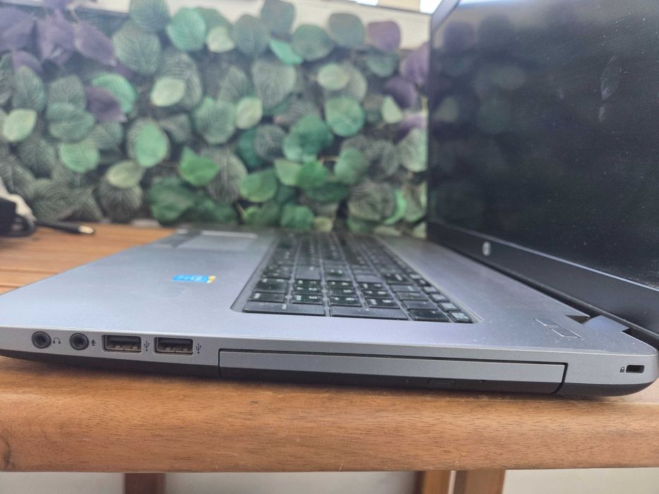 Laptop Hp470, 17", i5 gen 4, 8 gb ram, ssd 256 gb, perfect functional