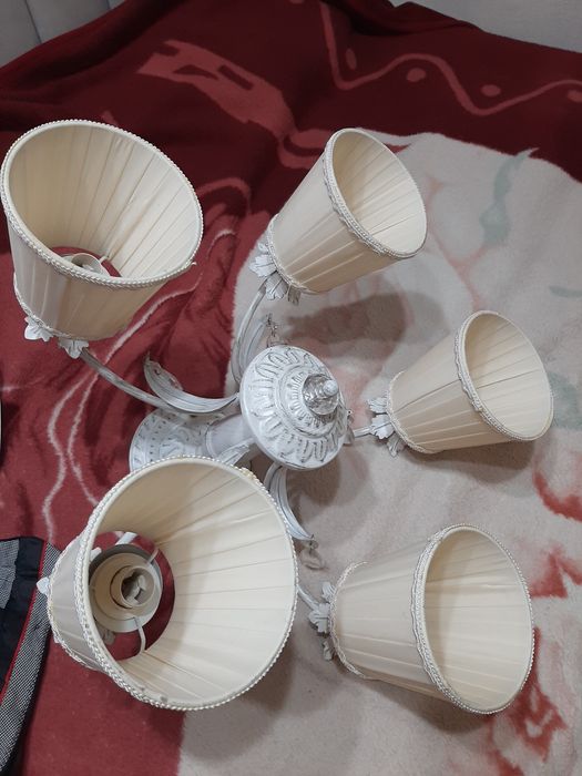Продам люстру 5 рожковое
